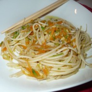 SPAGHETTI DI RISO E VERDURE