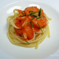 LINGUINE CON CREMA DI PEPERONI, COLATURA DI ALICI DI CETARA ED ERBA CIPOLLINA