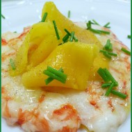 CARPACCIO DI GAMBERI CON MANGO ED ERBA CIPOLLINA