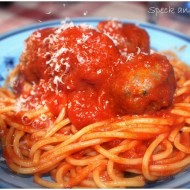 Spaghetti con le polpette ….. anche se spaghetti with meat balls fa più “figo”
