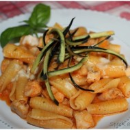 Maruzze con rana pescatrice, melanzane croccanti e un tocco di grana padano dop