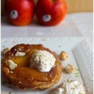 Mini tarte tatin con mele speziate e frozen alla vaniglia