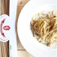 Chitarrine con crema all’aglio, pesce spada e pistacchi di Bronte